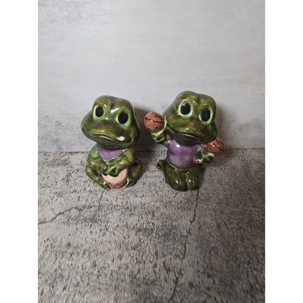 Lot of 2 Vtg Frogs Ceramic Figurine Kitschy Cute Signed DG 1978 Band Drums Music